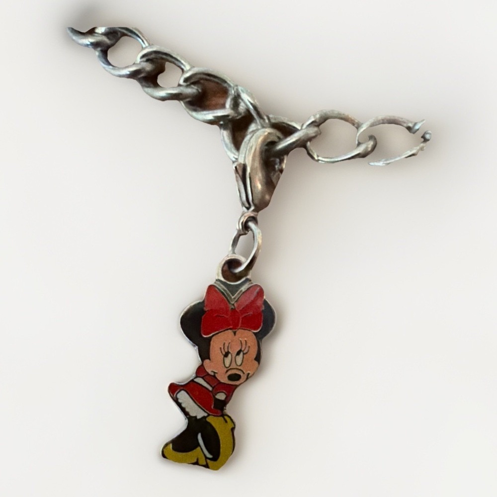 Disney Vintage Minnie‎ Mouse Charm Hands Behind Back Enamel Charm Clasp